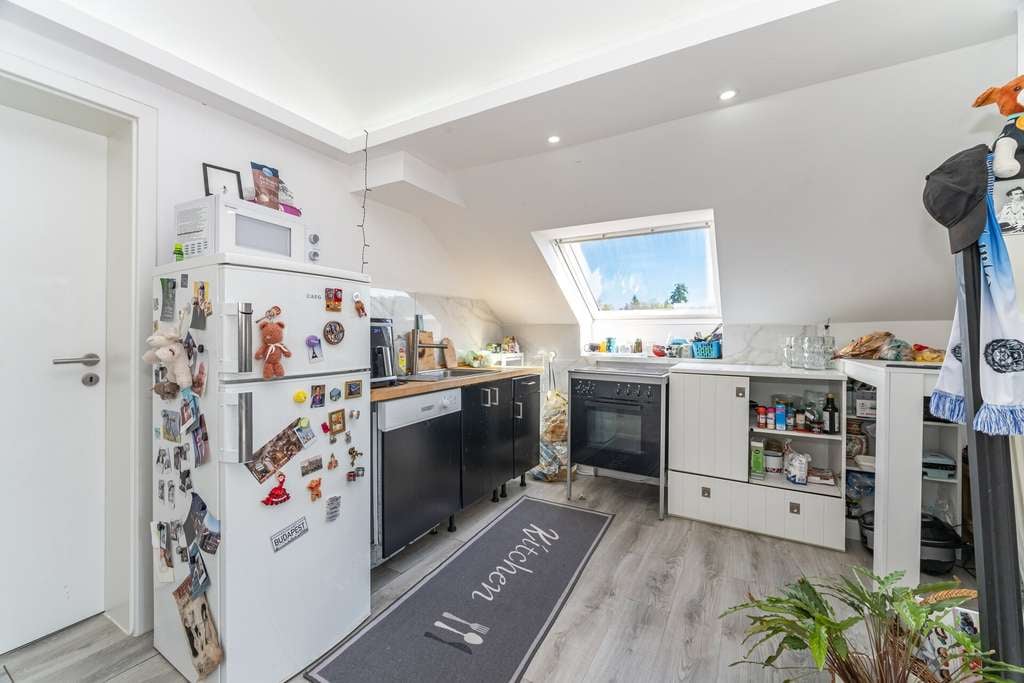 Immobilie in Hohenbrunn - Modernes Wohnen im Dachgeschoss – stilvolle 3-Zimmer-Wohnung mit Charme - Bild 3