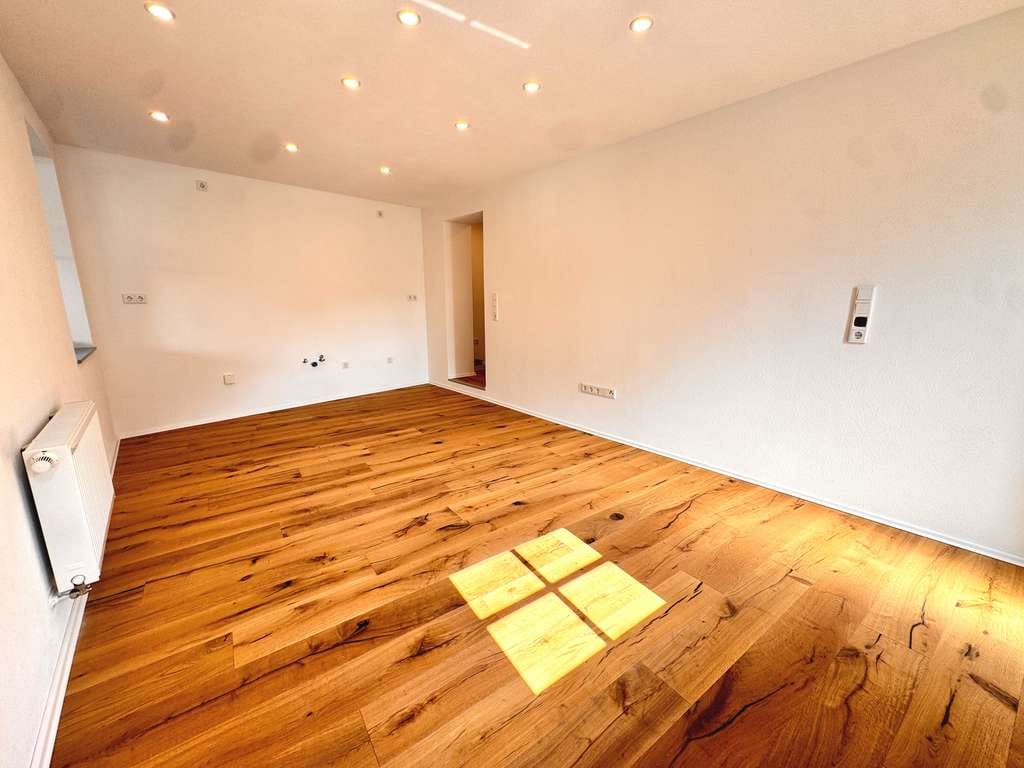 Immobilie in Heßdorf - Provisionsfrei - Renovierte 3 Zimmer Wohnung mit Terrasse und Stellplatz in Heßdorf - Bild 3