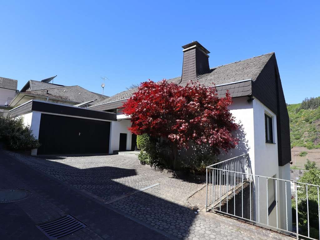 Immobilie in Cochem - Großzügiges Einfamilienwohnhaus mit Moselblick in ruhiger Wohnlage - Bild 2
