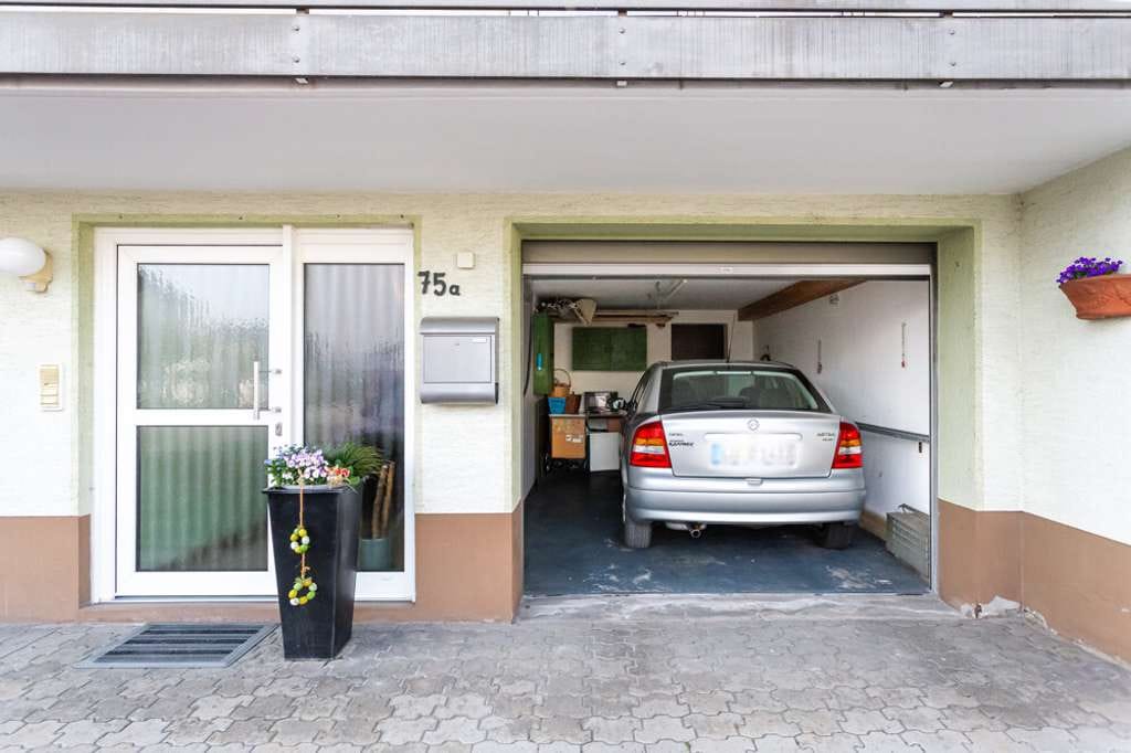 Immobilie in Schifferstadt - Wohl - Fühl Reihenmittelhaus mit drei Loggen, Garten, Garage sowie Stellplatz - Bild 1