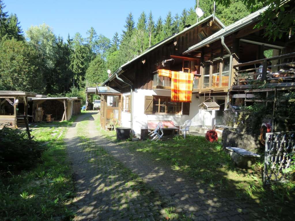 Immobilie in Bernried - Anwesen in absoluter Alleinlage umgeben vom eigenen Wald m. Fernsicht Nähe Schloss Egg - Bild 1
