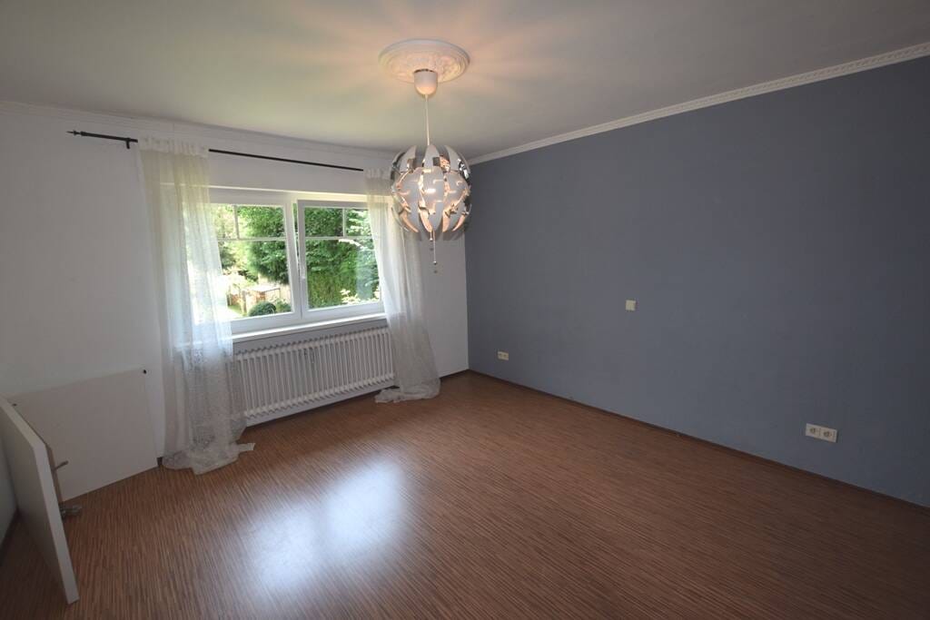 Immobilie in Neuberg - Geräumiges Zweifamilienhaus mit Garten und Garage in ruhiger Lage - Bild 3