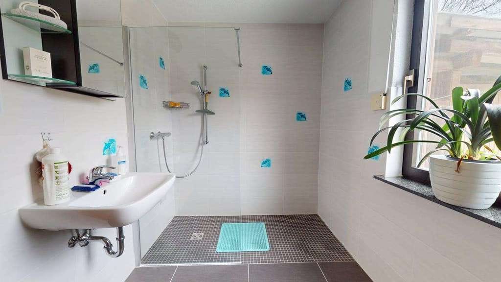 Immobilie in Biedenkopf - Wohnen im Grünen: Großzügiges Haus mit riesigem Garten, Terrasse & viel Raum - Bild 3