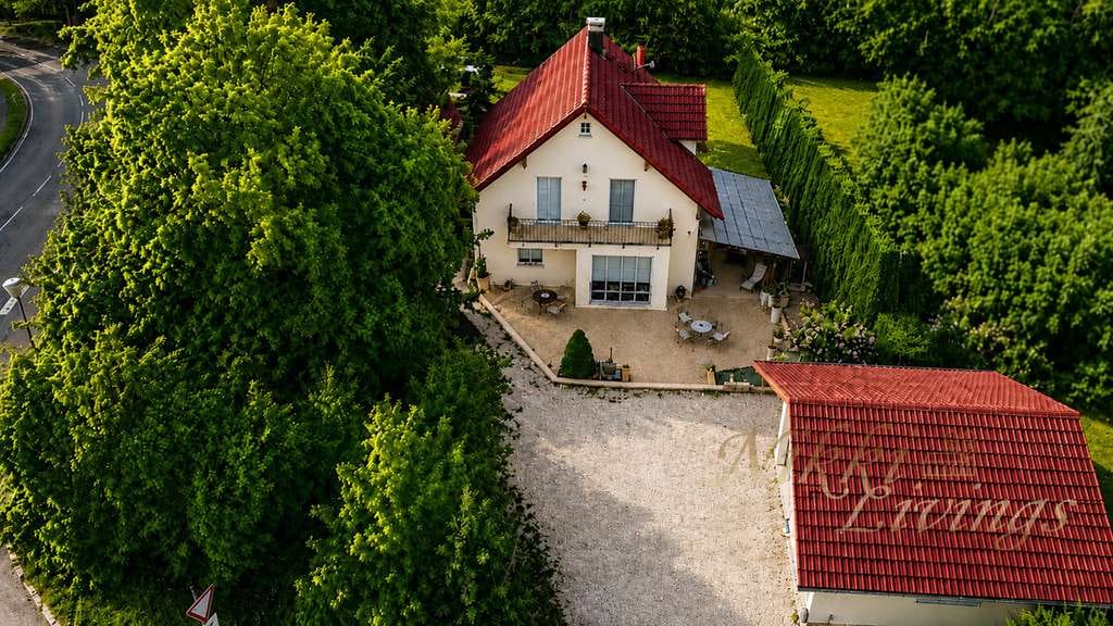 Immobilie in Greifenberg - ANGEBOTSVERFAHREN: Freistehendes Einfamilienhaus am Ammersee mit Einliegerwohnung! - Bild 0