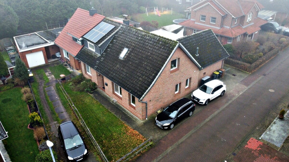 Immobilie in Twistringen - Energieeffiziente DHH mit PV, neuer Wärmepumpe und wasserführendem Kamin in Bestlage - Bild 0
