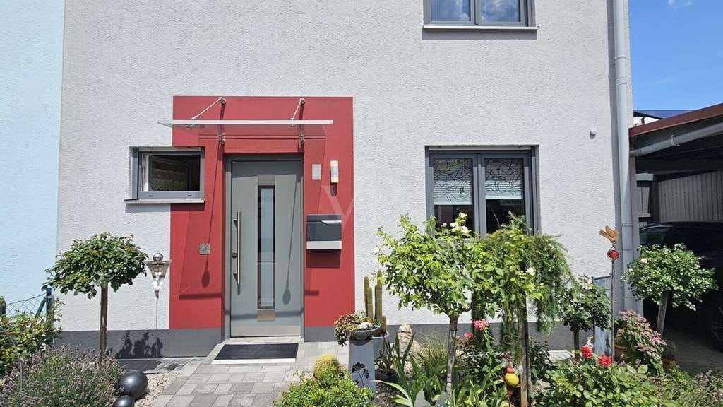 Immobilie in Sachsen bei Ansbach - Geräumige Doppelhaushälfte in Top Zustand mit Garten, Carport und vielen Extras! - Bild 3