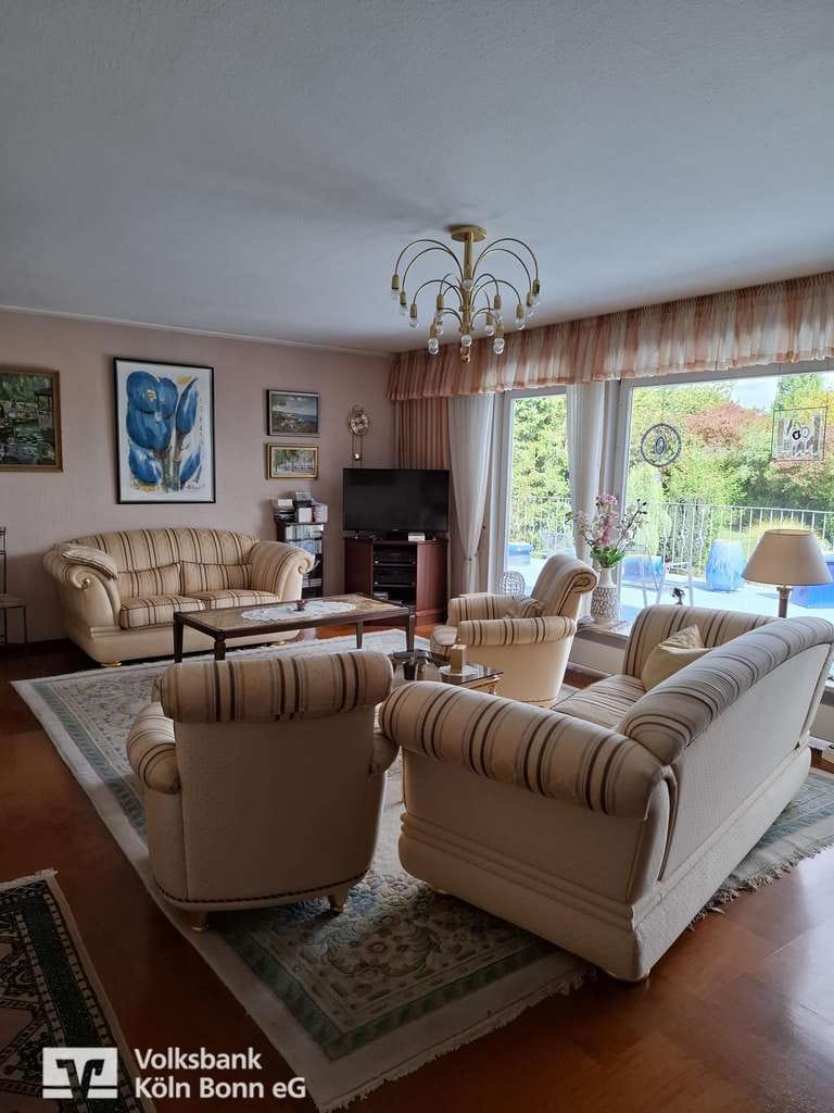 Immobilie in Bad Honnef - Bad Honnef-Aegidienberg-Großzügiges Zweifamilienhaus mit schönem Garten. - Bild 3