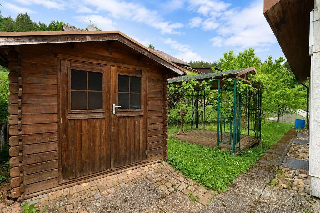 Immobilie in Sulzbach an der Murr - Familienglück in Halbhöhenlage! 5,5-Zi.-EFH mit Garten, Wintergarten, Carport & Garage in Sulzbach! - Bild 2