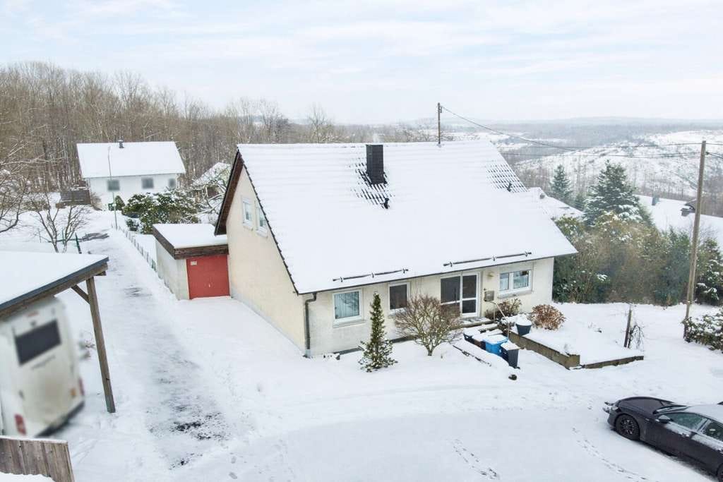 Immobilie in Weitefeld - **Schön gelegenes Einfamilienhaus in familienfreundlicher Wohngegend von Weitefeld** - Bild 1