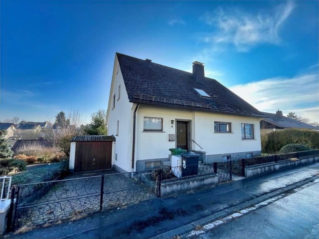 Immobilie in Ransbach-Baumbach - Großzügiges Ein- bis Zweifamilienhaus in ruhiger und gefragter Lage von Ransbach-Baumbach - Bild 1