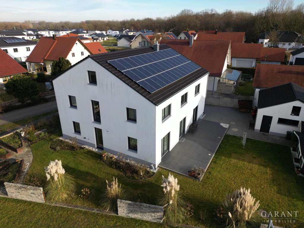 Immobilie in Pförring - Modernes Einfamilienhaus mit Einliegerwohnung, PV-Anlage und hochwertiger Ausstattung  - Bild 0