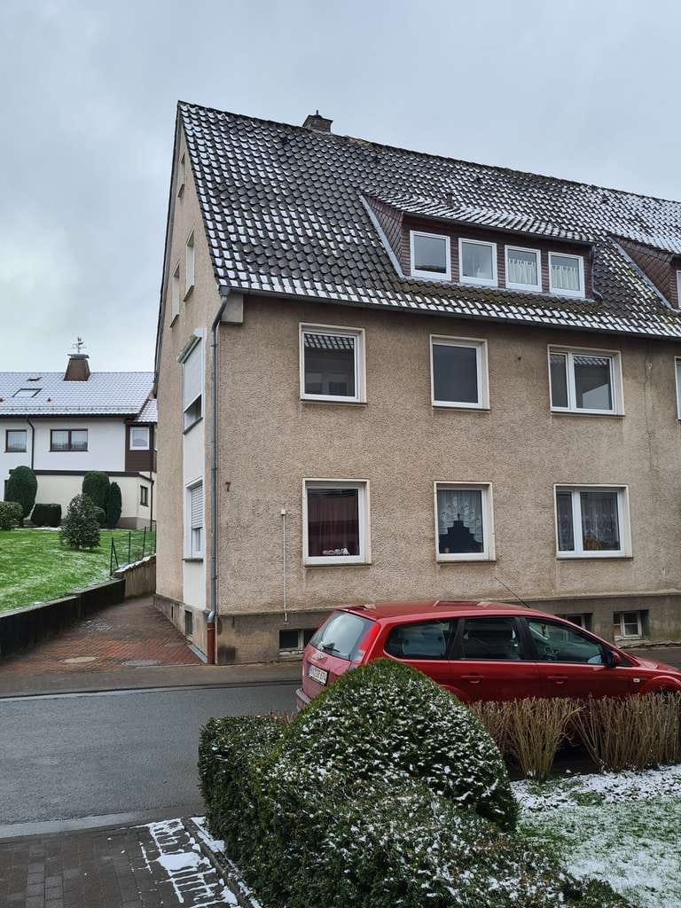 Immobilie in Horn-Bad Meinberg - Teilsaniertes Mehrfamilienhaus zentral in Bad Meinberg - Bild 1