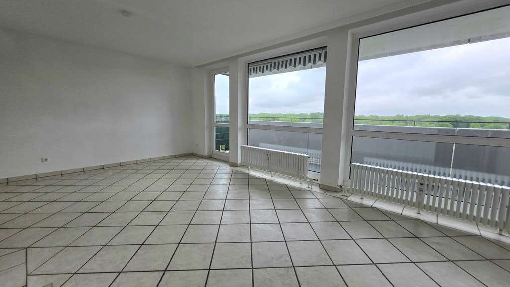 Immobilie in Kaarst - ++ 5 Zimmer, Balkon, Aufzug – 110 m² Wohnkomfort mit grünem Ausblick ++ - Bild 1
