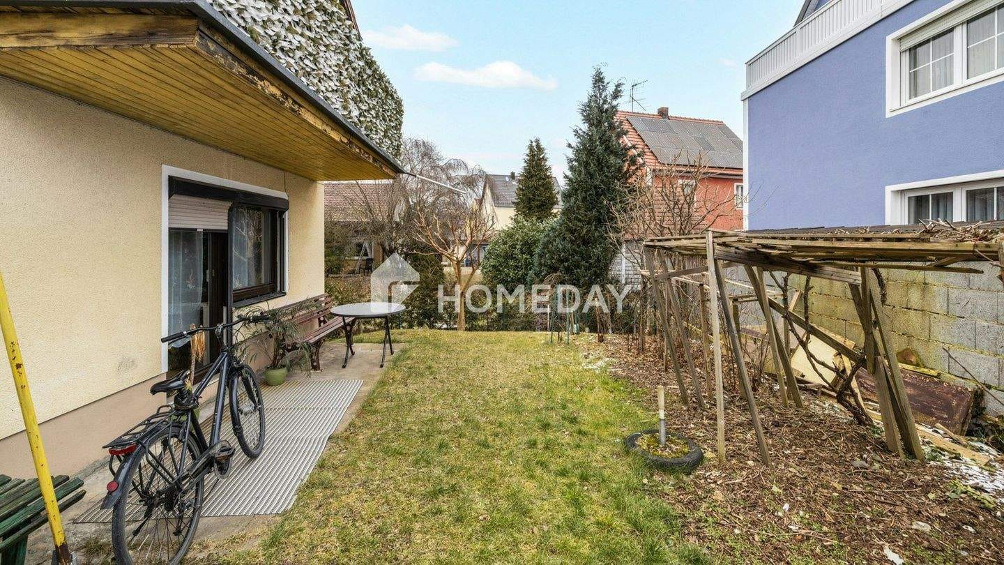 Immobilie in Schwandorf - Großzügig & vielseitig: Zweifamilienhaus mit Garten, 2 Garagen und Balkonen in Krondorf - Bild 4
