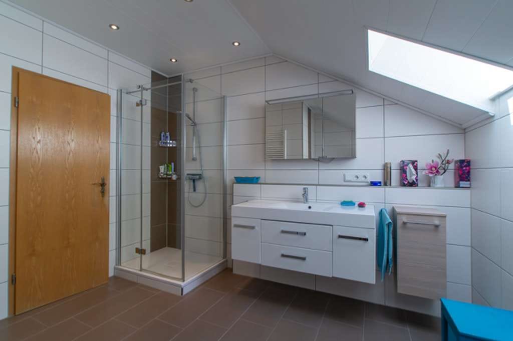 Immobilie in Wettstetten - Doppelhaushälfte mit Potenzial in ruhiger Lage + ca. 123 m² Wohnfläche - Bild 1