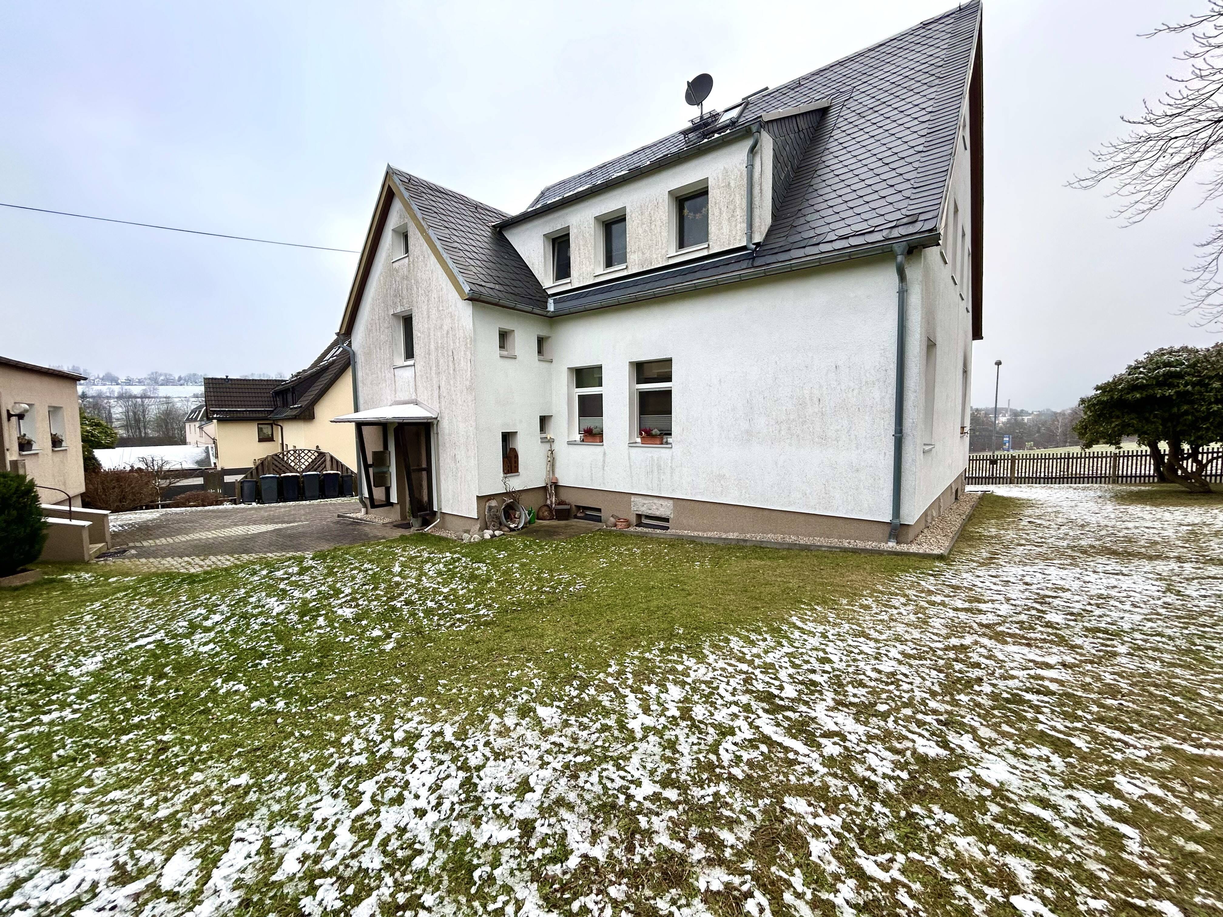 Immobilie in Ellefeld - Attraktives Renditeobjekt: Ansprechender Bungalow + Zweifamilienhaus in Ellefeld - Bild 0