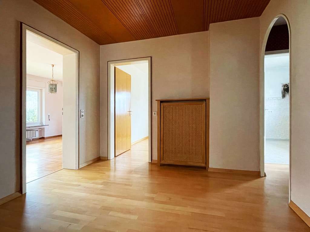 Immobilie in Nagold - Zwei Wohnungen in einem Angebot in Nagold – 4-Zimmer-OG & 1-Zimmer-DG - Bild 1