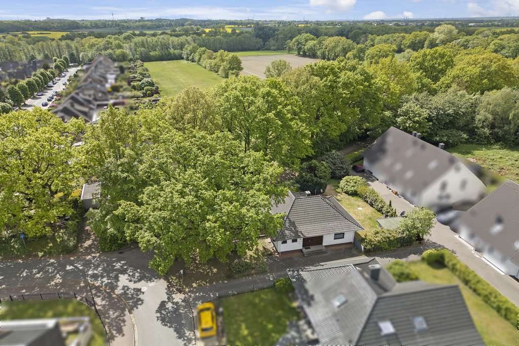 Immobilie in Oststeinbek - Wohnen im Grünen: Familienidylle am Feldrand in ruhiger 30er-Zone nahe Hamburg - Bild 2