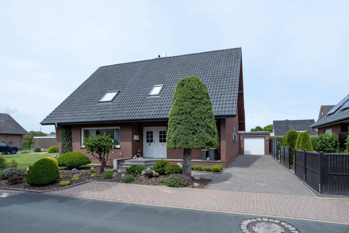 Immobilie in Twistringen - Topp gepflegtes Einfamilienhaus mit über 185 m2 Wohnfläche, mit Garten und Terrasse in ruhiger Lage! - Bild 2