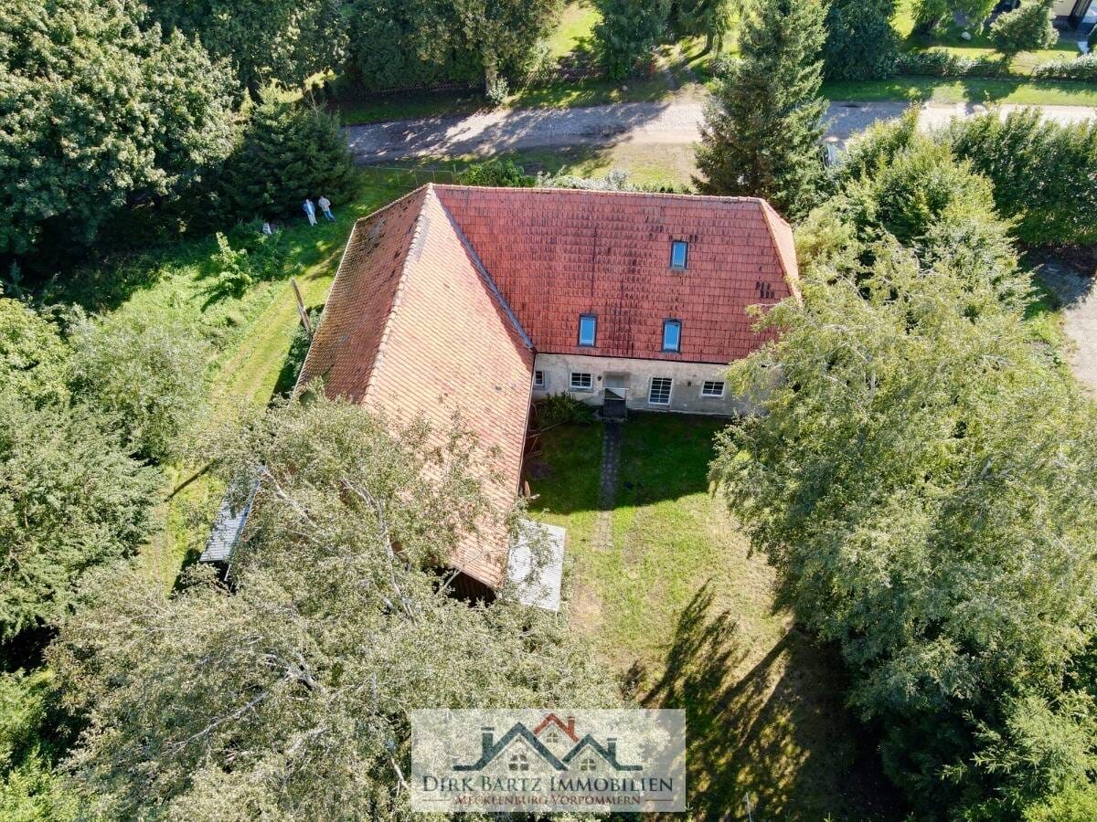 Immobilie in Loitz - Eindrucksvolles Bauernhaus mit Scheune im Loitzer Umland. - Bild 1
