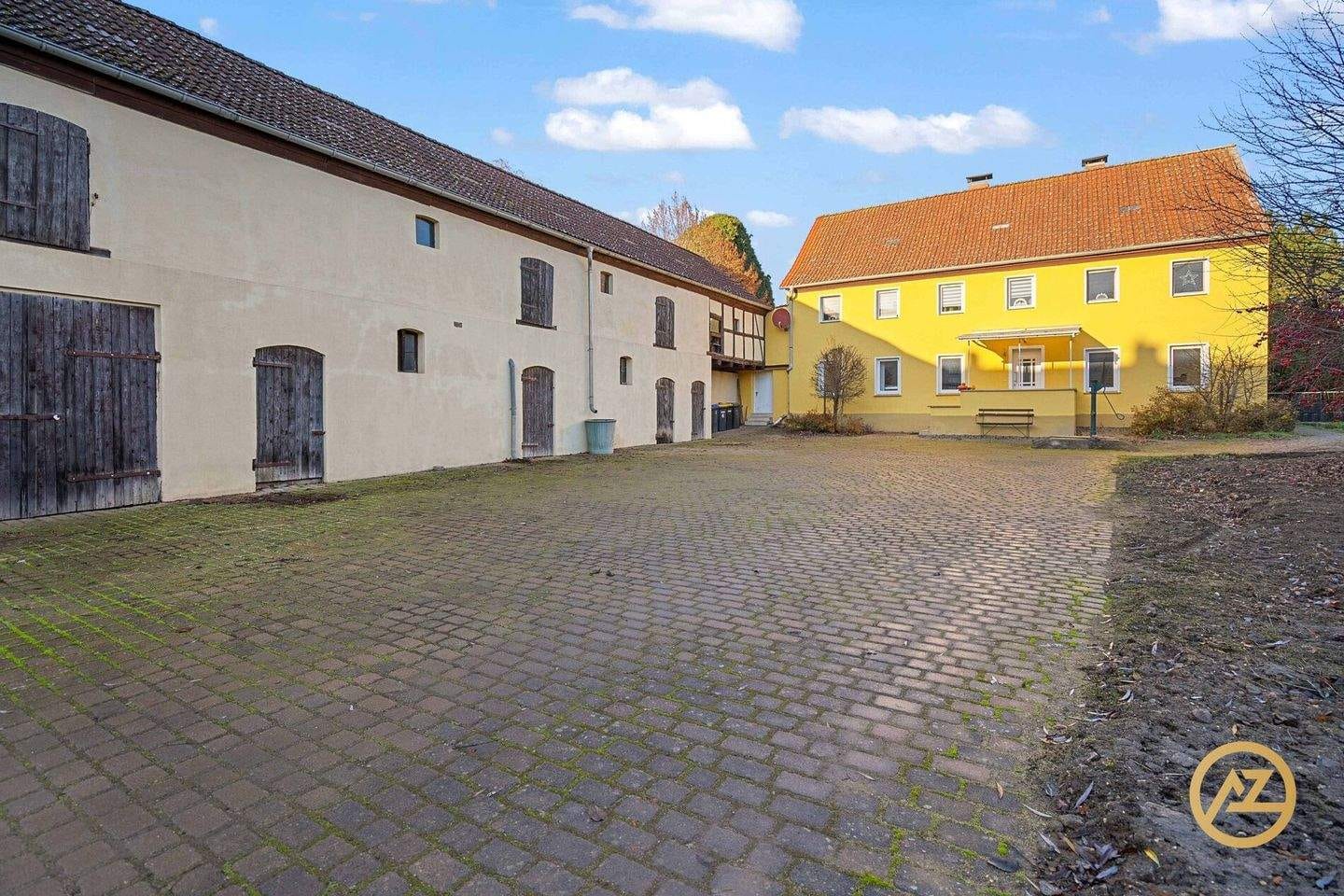 Immobilie in Wanzleben-Börde - "Charmantes, modernisiertes Zweifamilienhaus mit großem Innenhof und viel Platz in ruhiger Dorflage" - Bild 1