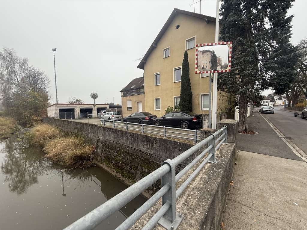 Immobilie in Scheinfeld - Solides Mehrfamilienhaus mit 4 Einheiten | 494 m² | Baujahr 1970 | Ruhige Lage in Scheinfeld - Bild 1