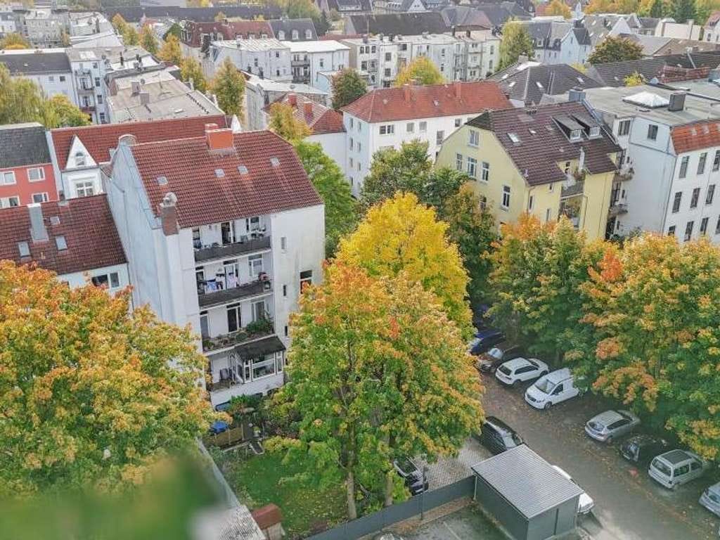 Immobilie in Neumünster - Charmantes Altbau-MFH mit 4 Wohneinheiten in zentraler Lage! - Bild 3