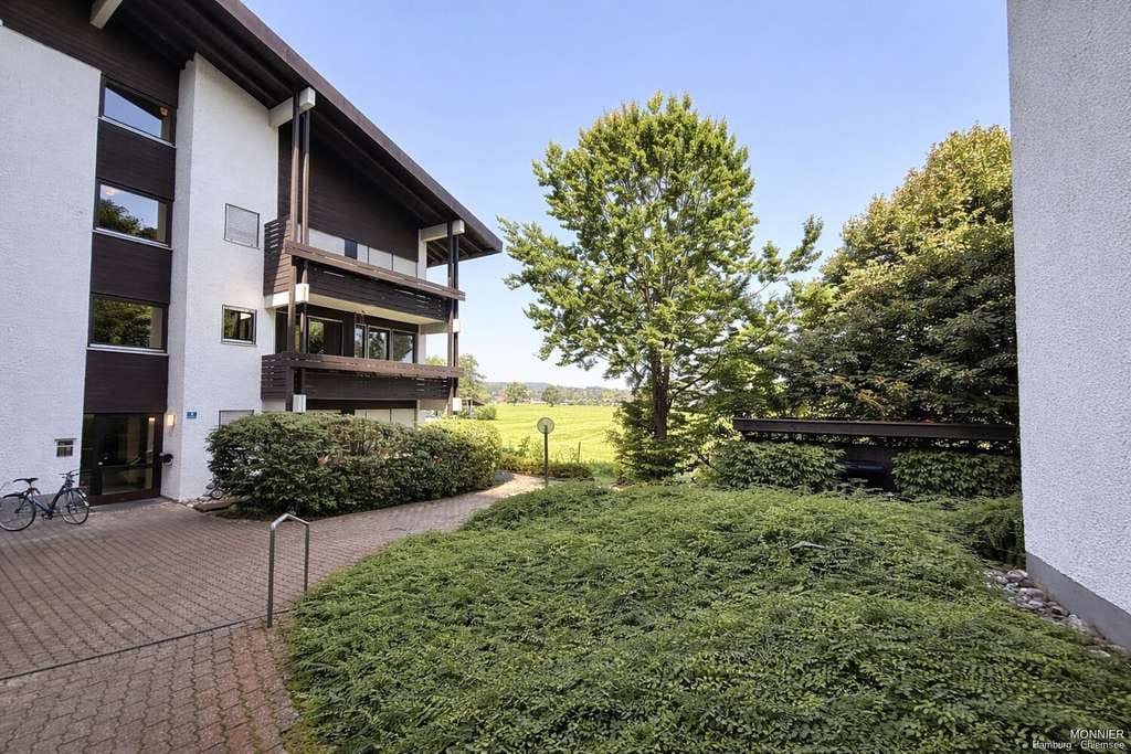 Immobilie in Chiemsee - Wo die Ruhe wohnt: Terrassenidylle im Herzen von Prien – nur wenige Schritte zum Chiemsee - Bild 2