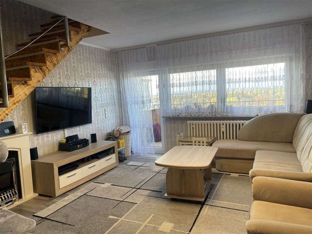 Immobilie in Rastatt - Gepflegte 4-Zimmer-Maisonette-Wohnung im 11.OG inkl. Garage - Bild 0