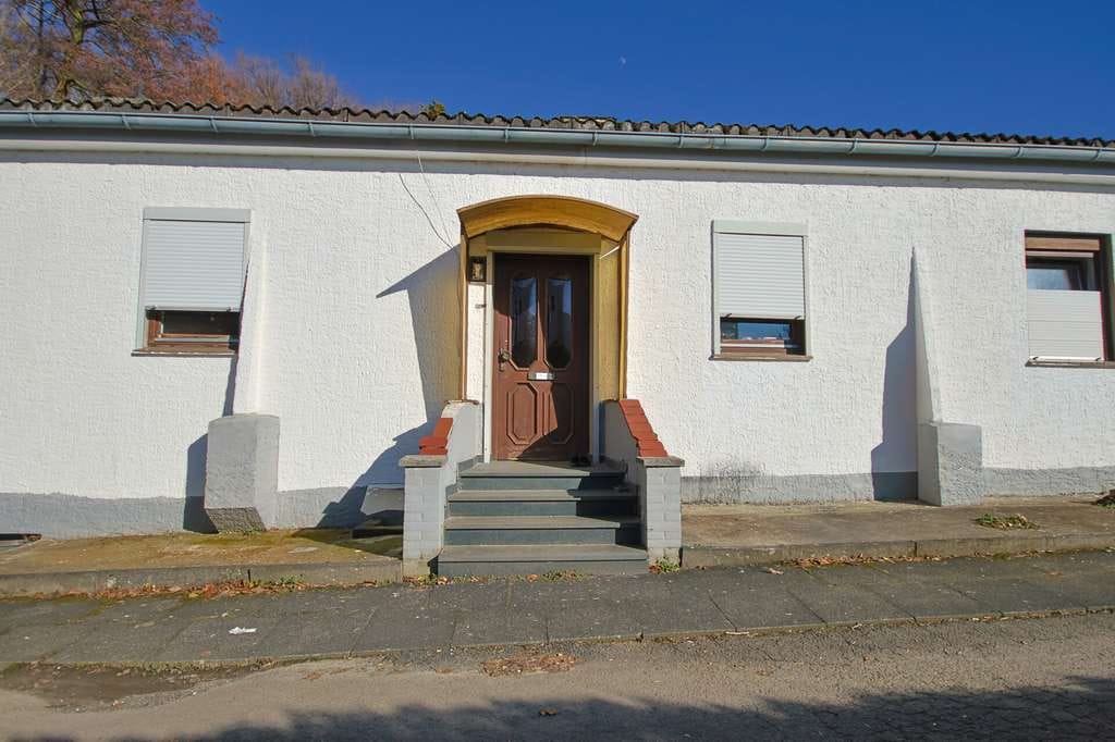 Immobilie in Hiddenhausen - Vermietetes Zweifamilienhaus mit 130 m² Wohnfläche, 1.600 m² Grundstück in Hiddenhausen - Bild 3