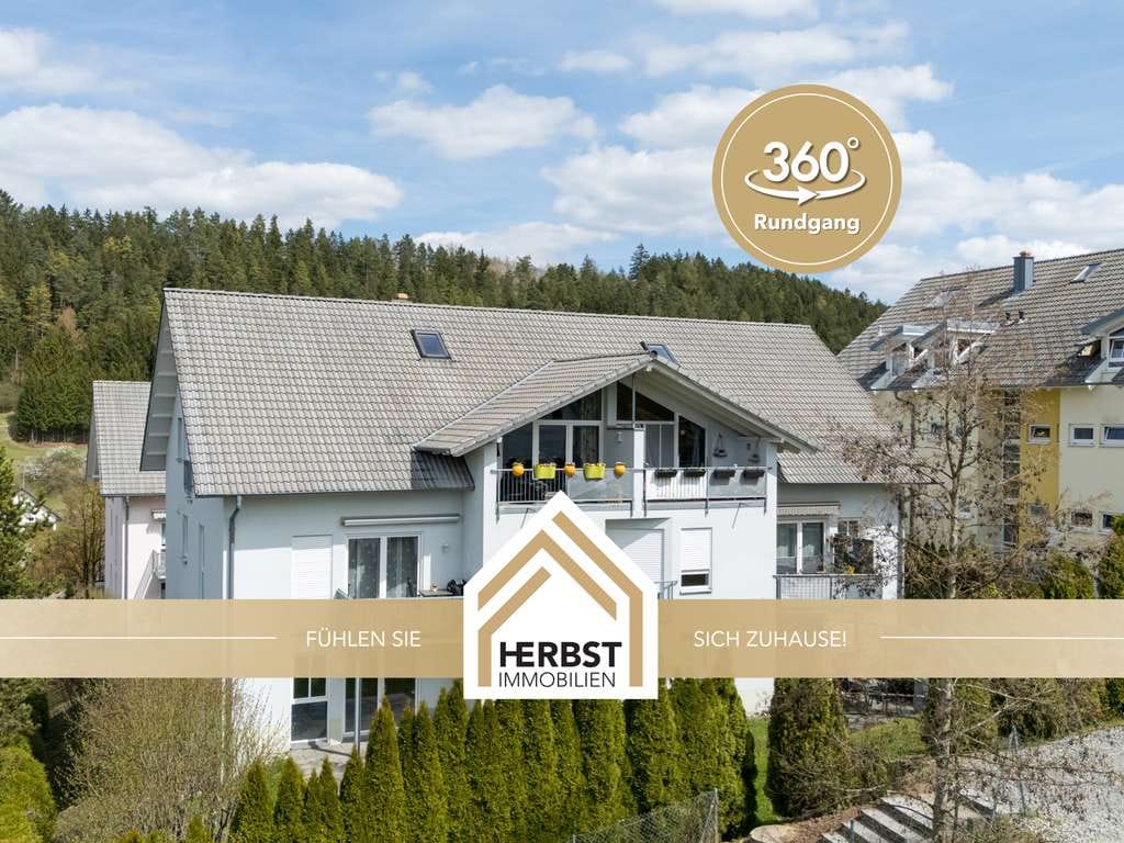 Immobilie in Niedereschach - Ein Zuhause auf zwei Ebenen:
4,5-Zimmer-Galeriewohnung mit Balkon in gepflegter Wohnanlage - Bild 0