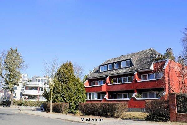 Immobilie in Dillingen/Saar - Kapitalanlage - Dreifamilienhaus nebst Doppelgarage und Carport - Bild 0
