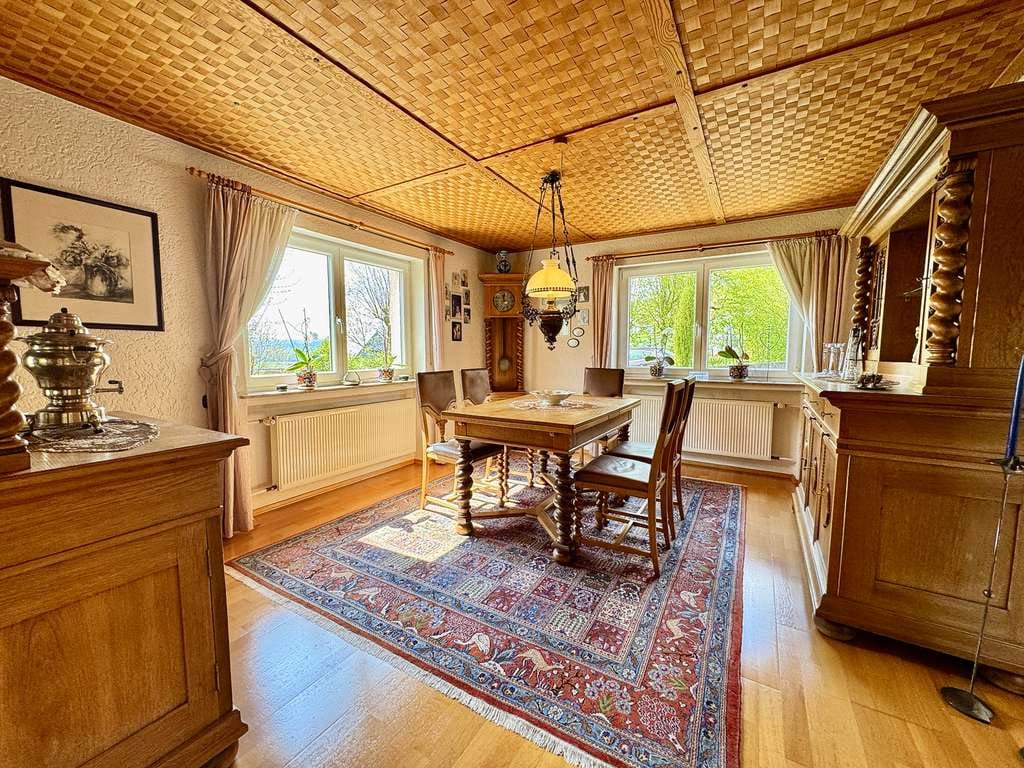 Immobilie in Michelau in Oberfranken - Traumhaftes Wohnhaus mit Wintergarten, XXL-Terrasse und Garten in Michelau OT - Bild 2