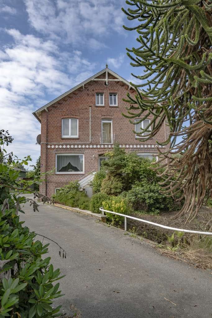 Immobilie in Grünendeich - Exklusives Anwesen im Alten Land – historischer Obsthof mit Bauland und außergewöhnlichem Potenzial - Bild 0