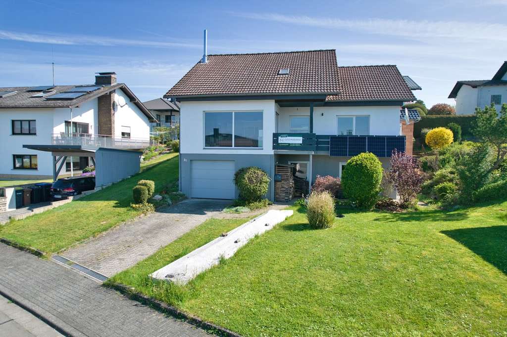 Immobilie in Lahnau - Stilvolles Wohnen mit ELW und Entwicklungspotenzial - provisionsfrei - Bild 2