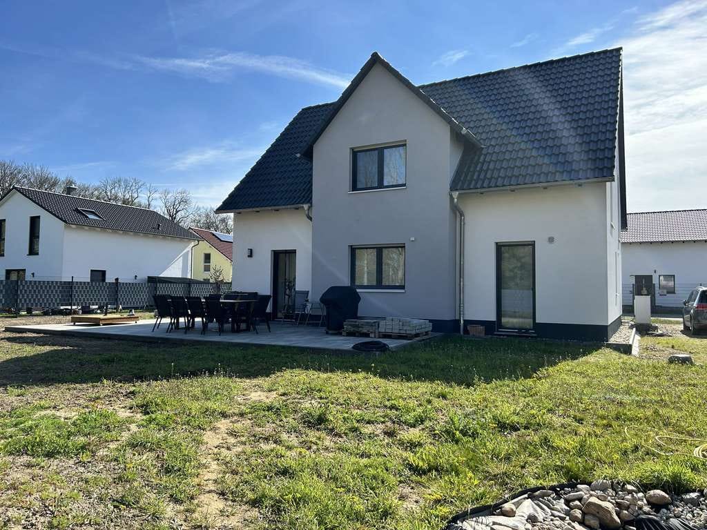 Immobilie in Zörbig - Modernes Traumhaus mit großem Grundstück, hochwertiger Küche & Top-Energieeffizienz A+ zu verkaufen! - Bild 2