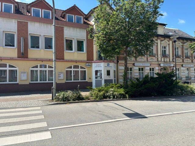 Immobilie in Osterburg (Altmark) - Traditionsreiche Gaststätte mit Pension und Betreiberwohnung in Osterburg  Erfolgreicher Gastronomiebetrieb mit vielfältigen Nutzungsmöglichkeiten - Bild 0