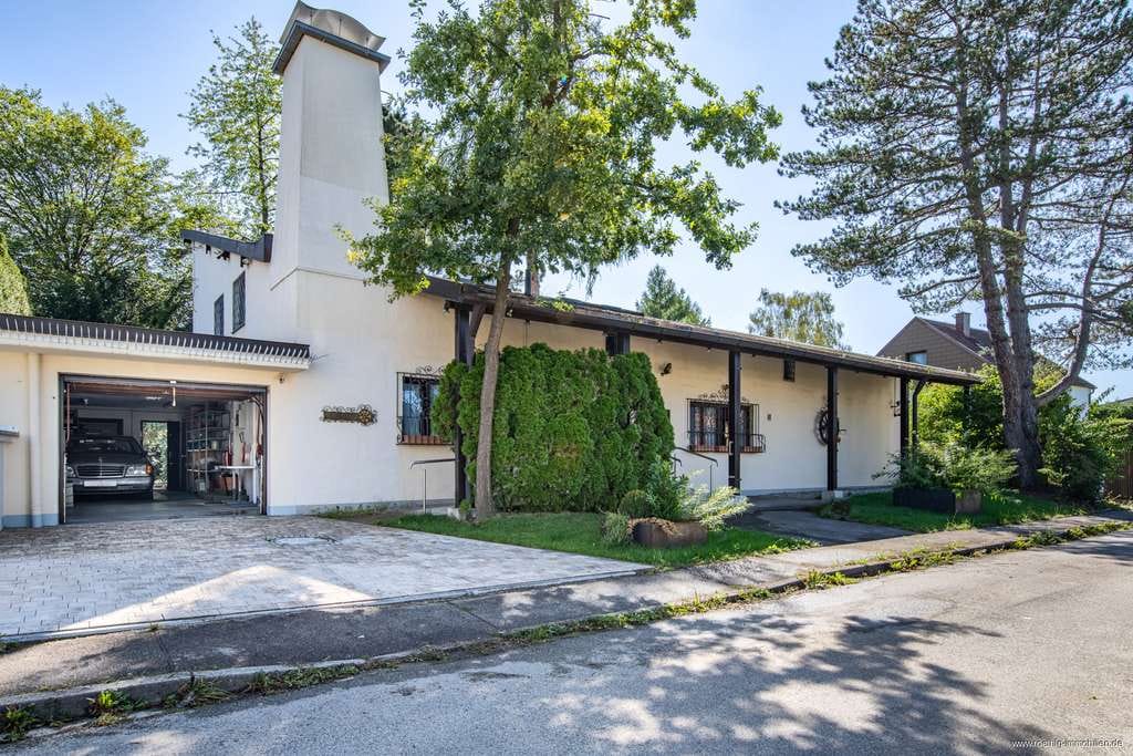 Immobilie in Neubiberg - Gute Infrastruktur trifft auf ruhige Lage - Exklusives Architektenhaus mit 790 m² Grundstücksfläche - Bild 4