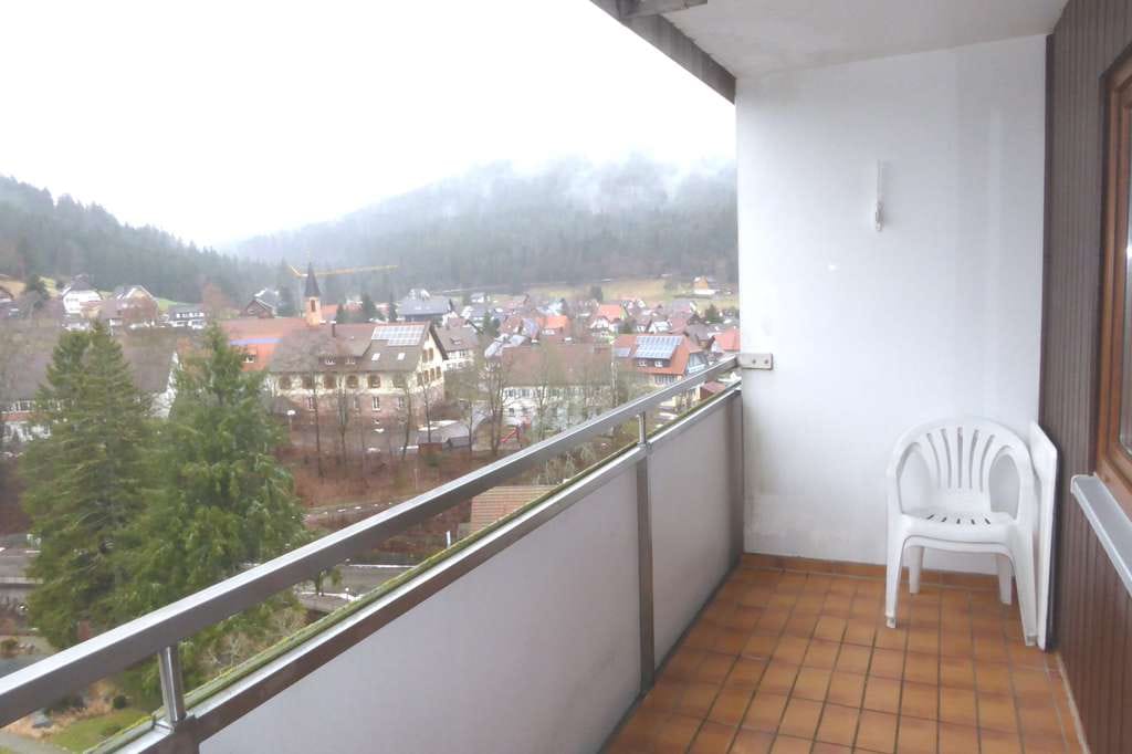 Immobilie in Baiersbronn - Weitblick inklusive: 1-Zimmer-Appartement mit Balkon zum attraktiven Preis in Baiersbornn-Obertal - Bild 1