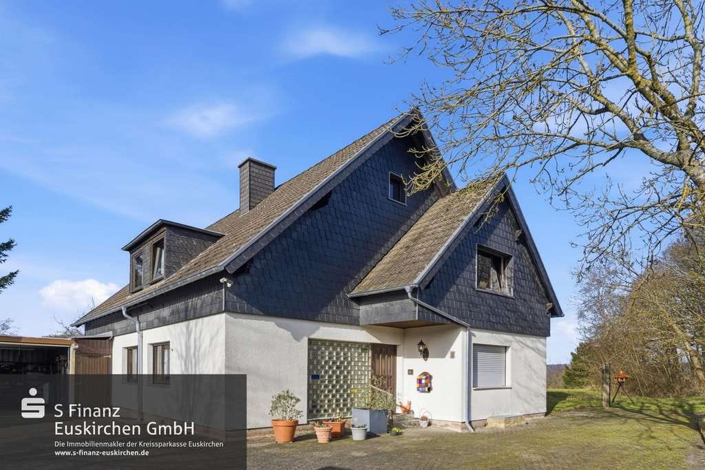 Immobilie in Bad Münstereifel - Bad Münstereifel-Langscheid: großzügiges Zweifamilienhaus mit Doppelgarage, Garten und optionalem - Bild 0