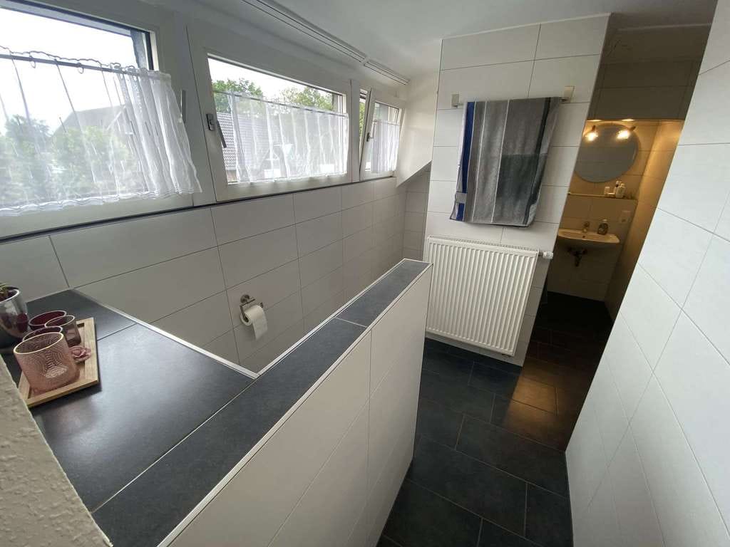 Immobilie in Südlohn - Attraktive Dachgeschosswohnung mit großer Terrasse und zwei PKW-Stellplätzen in ruhiger Wohnlage! - Bild 4