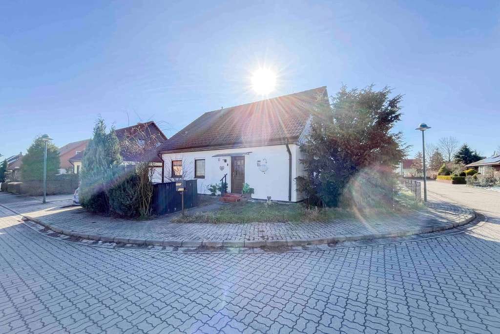 Immobilie in Teutschenthal - Familienidylle in Steuden - Großzügiges Zuhause mit großem Garten und Kaminofen  - Bild 0