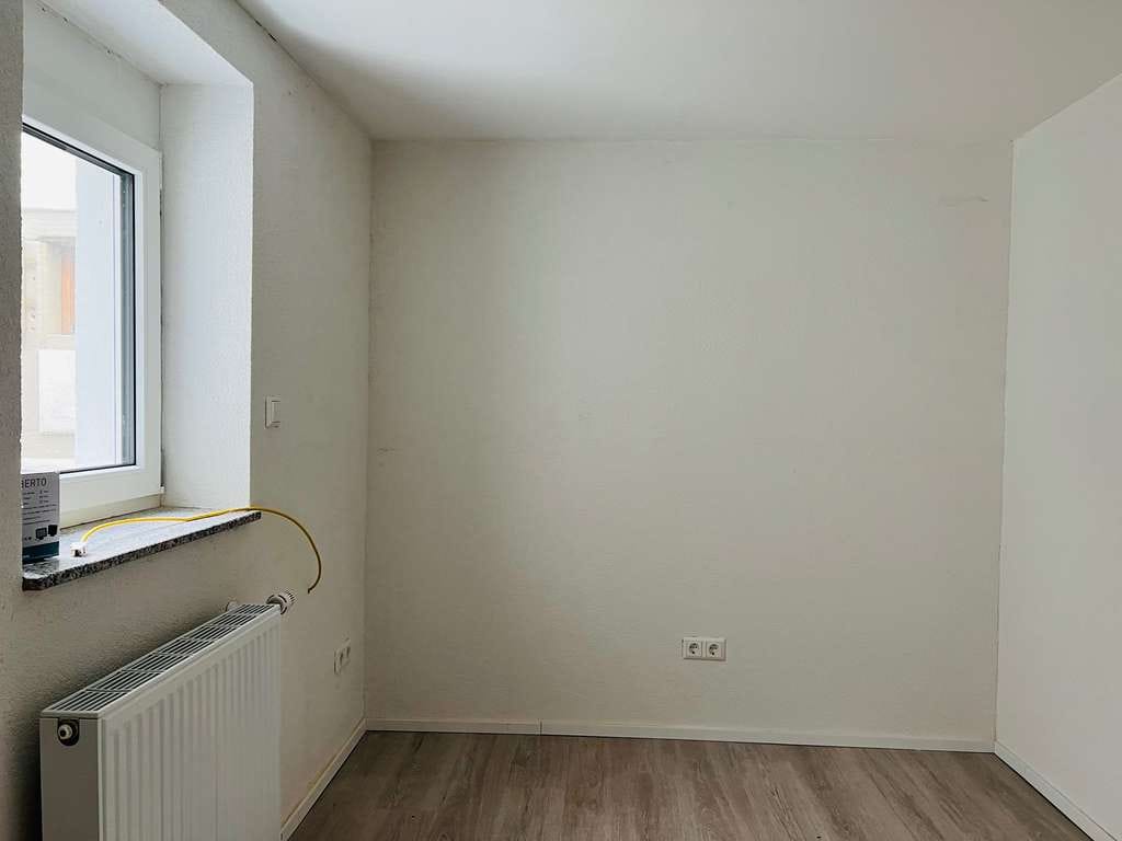 Immobilie in Horb am Neckar - Teilsaniertes Einfamilien-/Mehrgenerationenhaus mit Terrasse, Garage und zusätzlichem Waldgrundstück - Bild 3