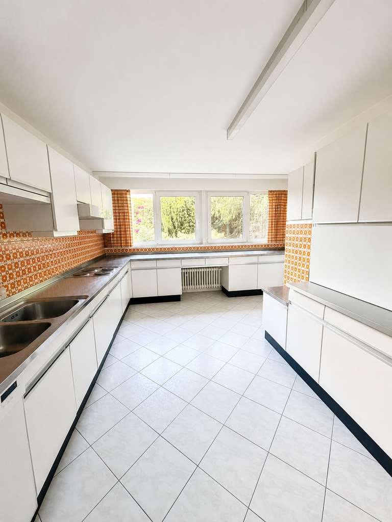 Immobilie in Adendorf - Einfamilienhaus mit großem, parkähnlichem Grundstück, Pool und Garage in Adendorf - Bild 3