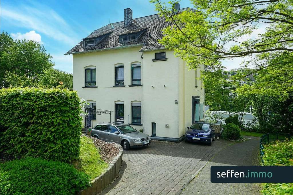 Immobilie in Olpe - 6,09 % Bruttorendite: Historisches Wohnhaus aus 1909 - zentrumsnah in Olpe - zum Festpreis - Bild 0