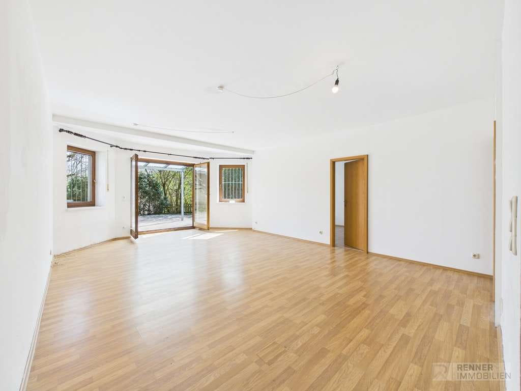 Immobilie in Ebermannstadt - Stilvolle 3-Zimmer-Wohnung mit großzügiger Terrasse und lichtdurchflutetem Wohnkonzept - Bild 1