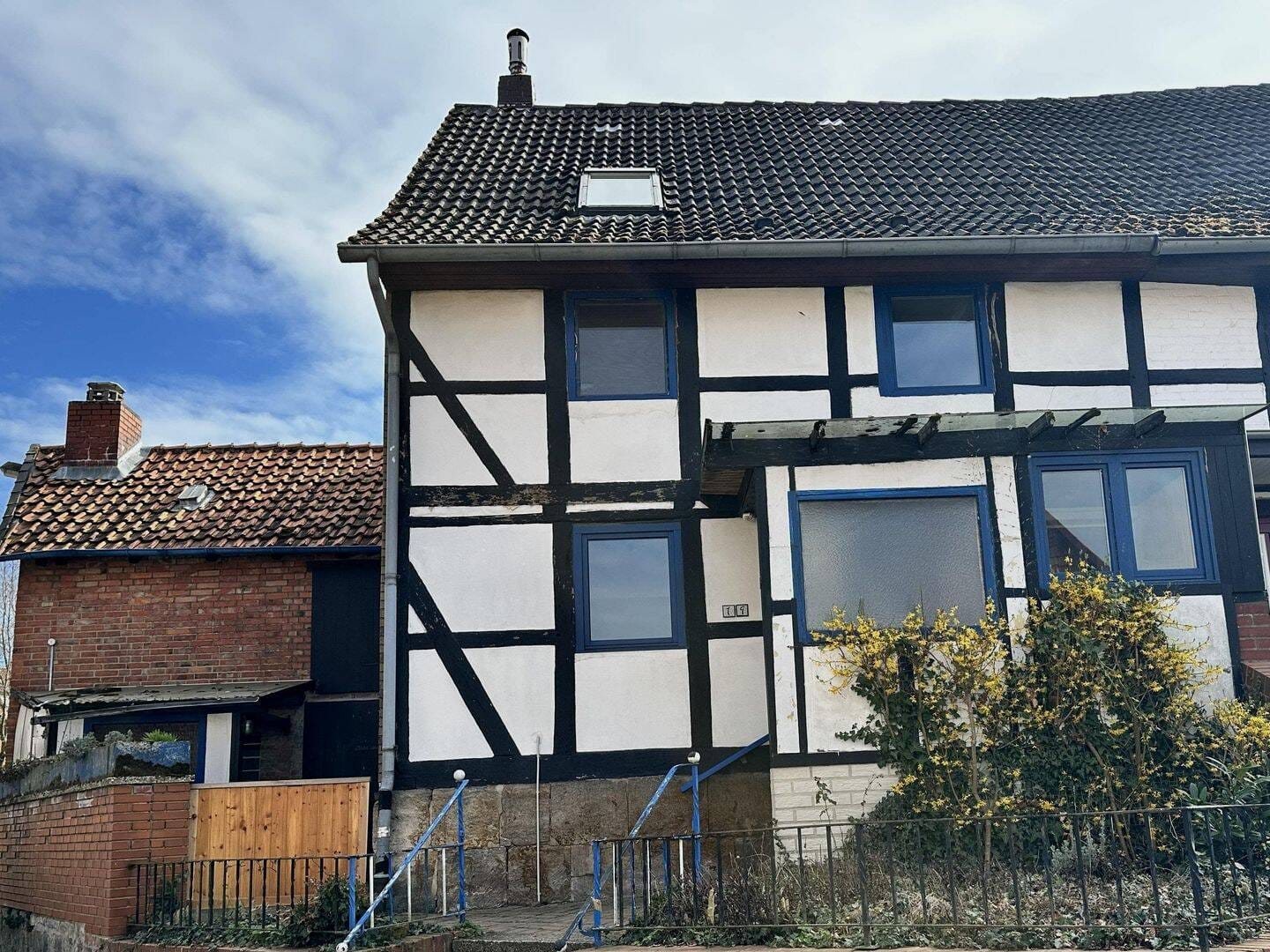 Immobilie in Schellerten - Fachwerkcharme mit Potenzial - Ihr neues Zuhause im Herzen von Ottbergen - Bild 0