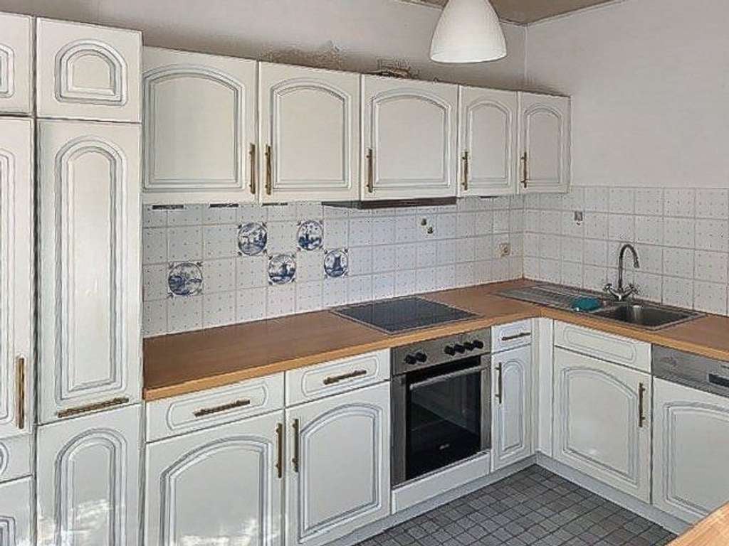 Immobilie in Reinfeld - Einfamilienhaus mit 5 Zimmern auf ca. 120 m² Wohnfläche und großem Eigenlandgrundstück in Reinfeld - Bild 3