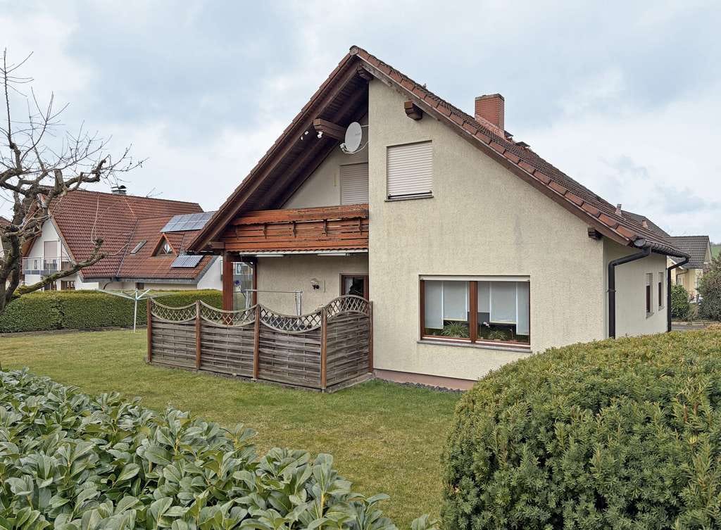 Immobilie in Hofbieber - Einfamilien-Fertighaus in Hofbieber mit Massivbau Keller & Doppelgarage - Bild 3