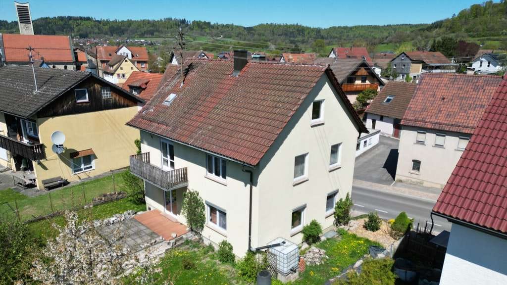 Immobilie in Oberrot - Ein Zuhause zum Ankommen - vielseitiges Zweifamilienhaus mit schönem Garten - Bild 0